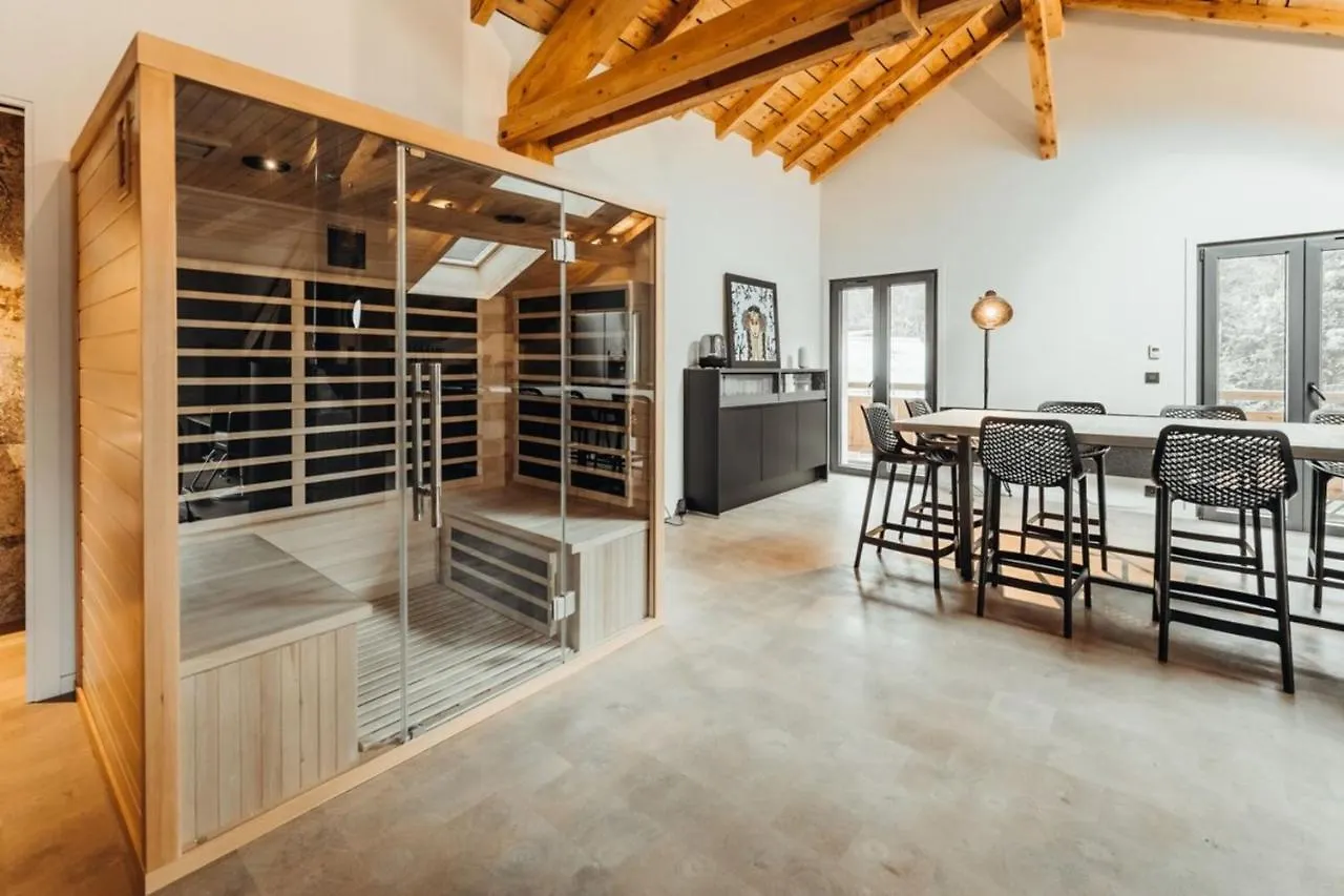 Luxurious 3-Bedroom Flat With Sauna And Garage Chamonix 0*,  France