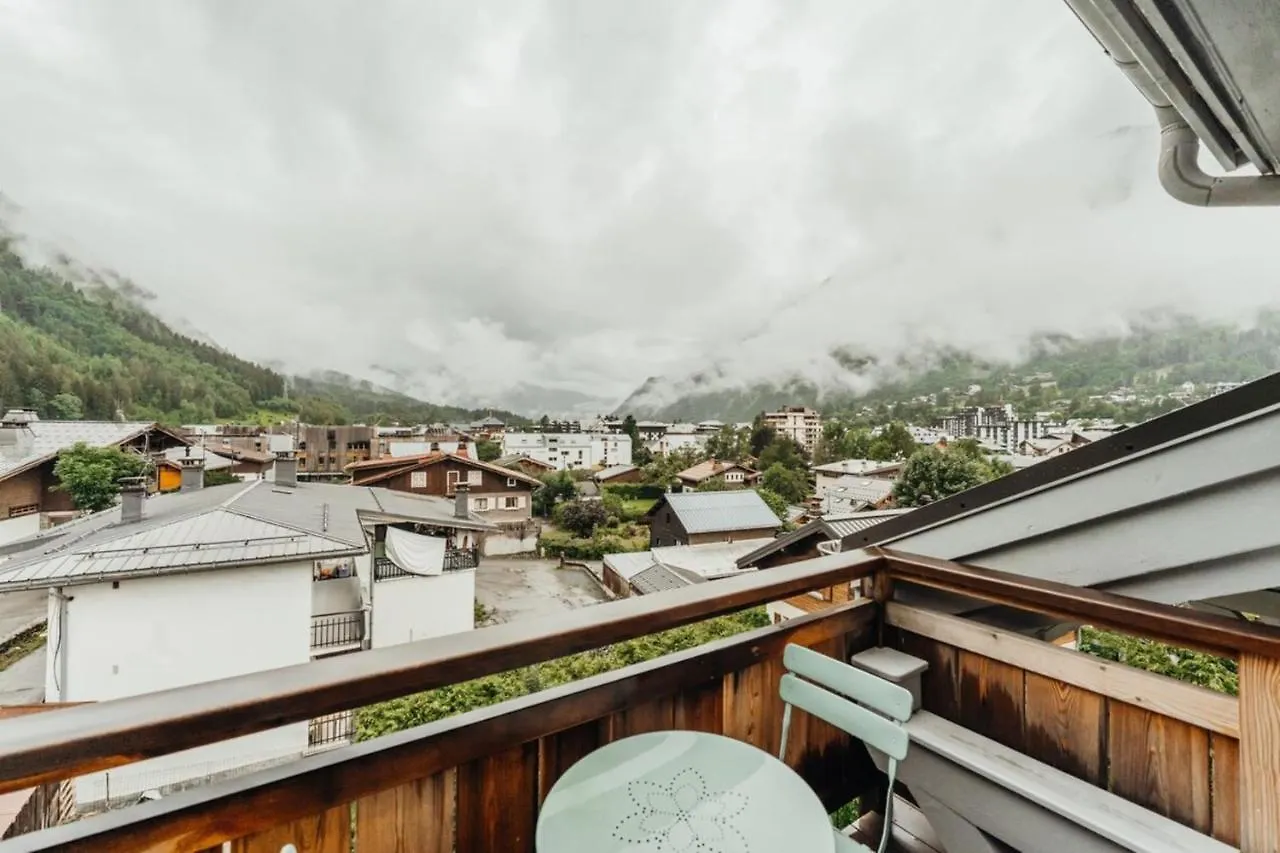 Luxurious 3-Bedroom Flat With Sauna And Garage Chamonix France